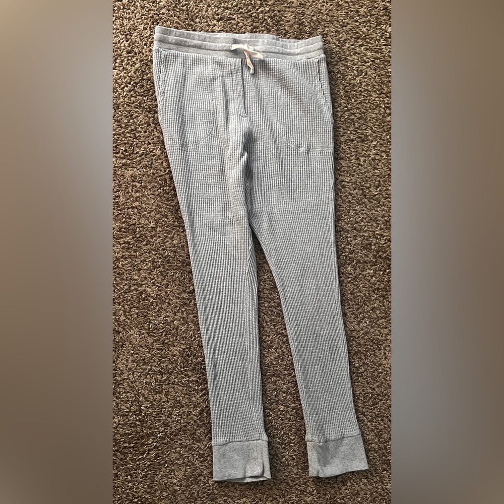 Universal Thread 
Medium
Gray Waffle Weave
Jogger Pants
EUC